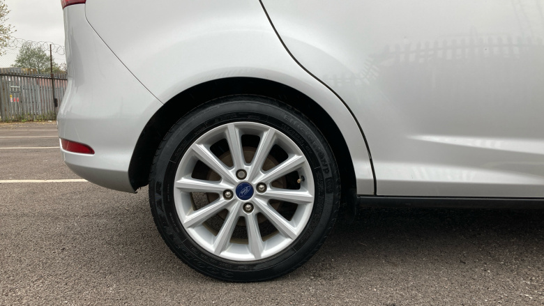 Ford B-MAX 1.0 EcoBoost 125 Titanium Navigator 5dr Petrol Hatchback